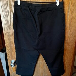 Women’s Croft & Barrow Black Capris, Size 16W